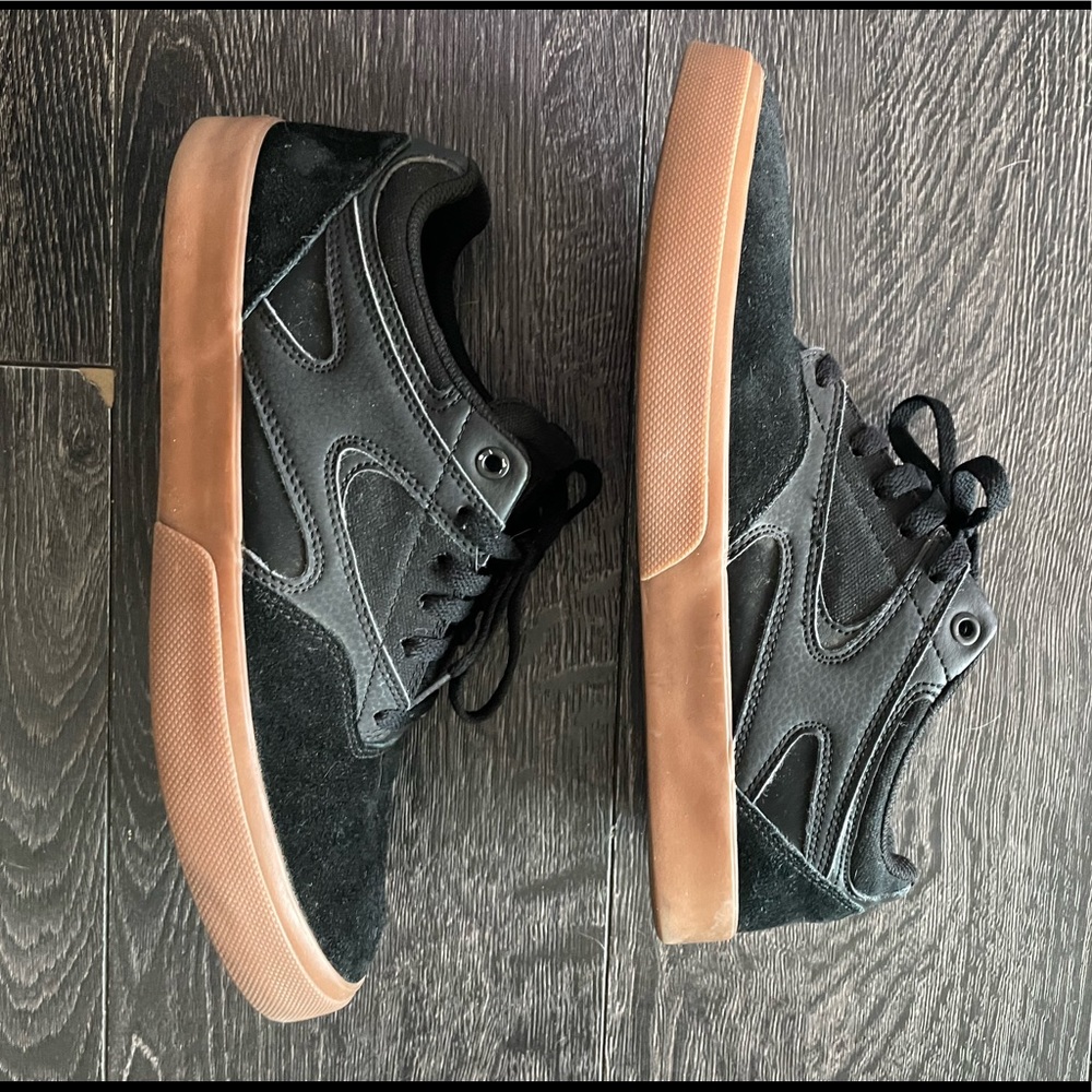 DC shoes